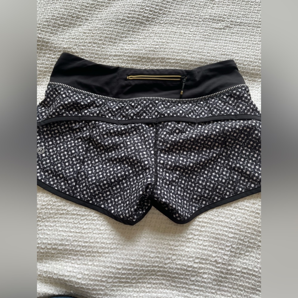 Lululemon Speed Up short